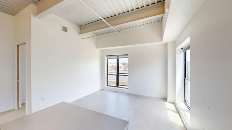 418 East Grand - Inside Unit